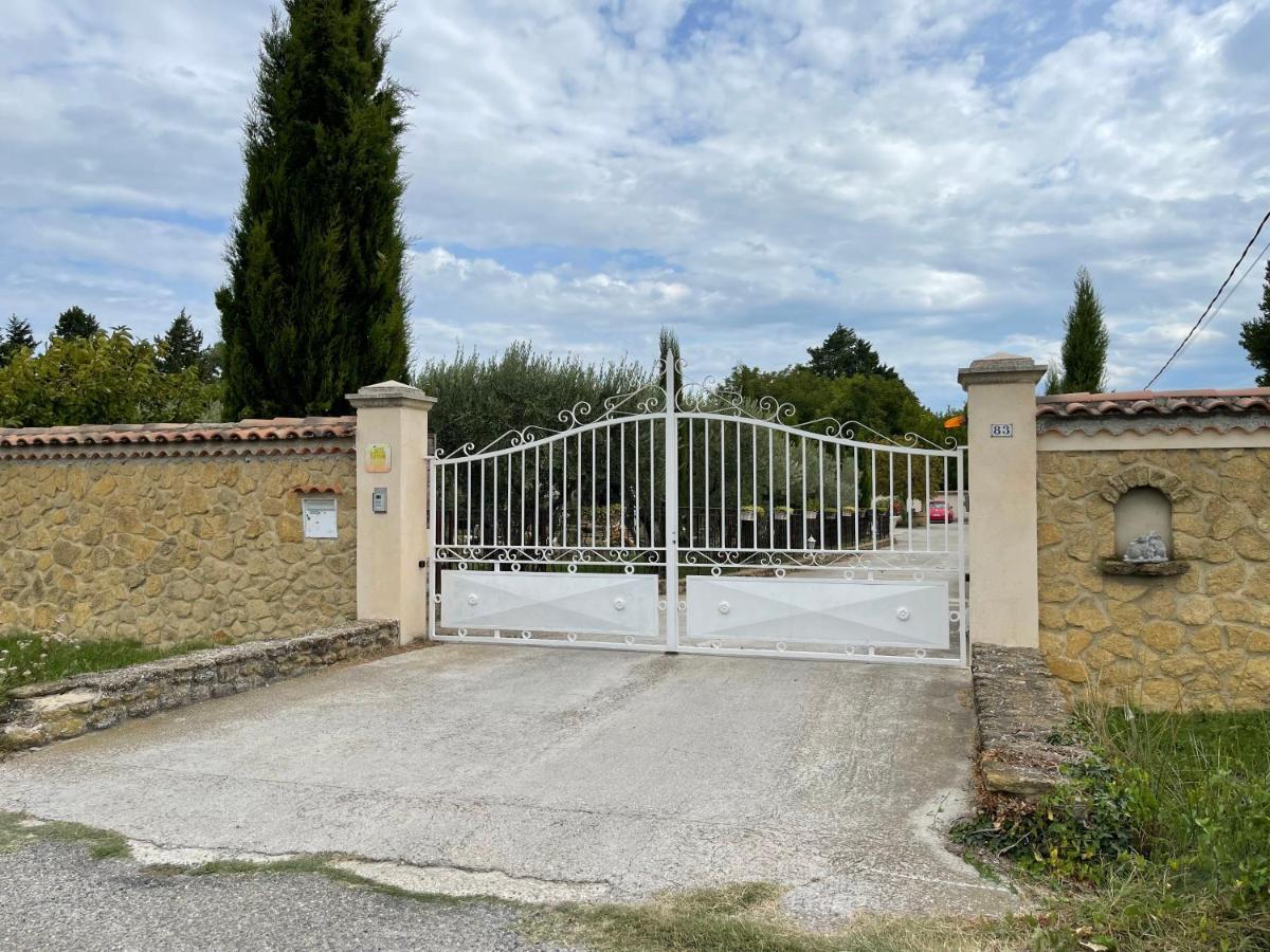 Studio Les Petits Lutins Entraigues-sur-la-Sorgue Exterior foto