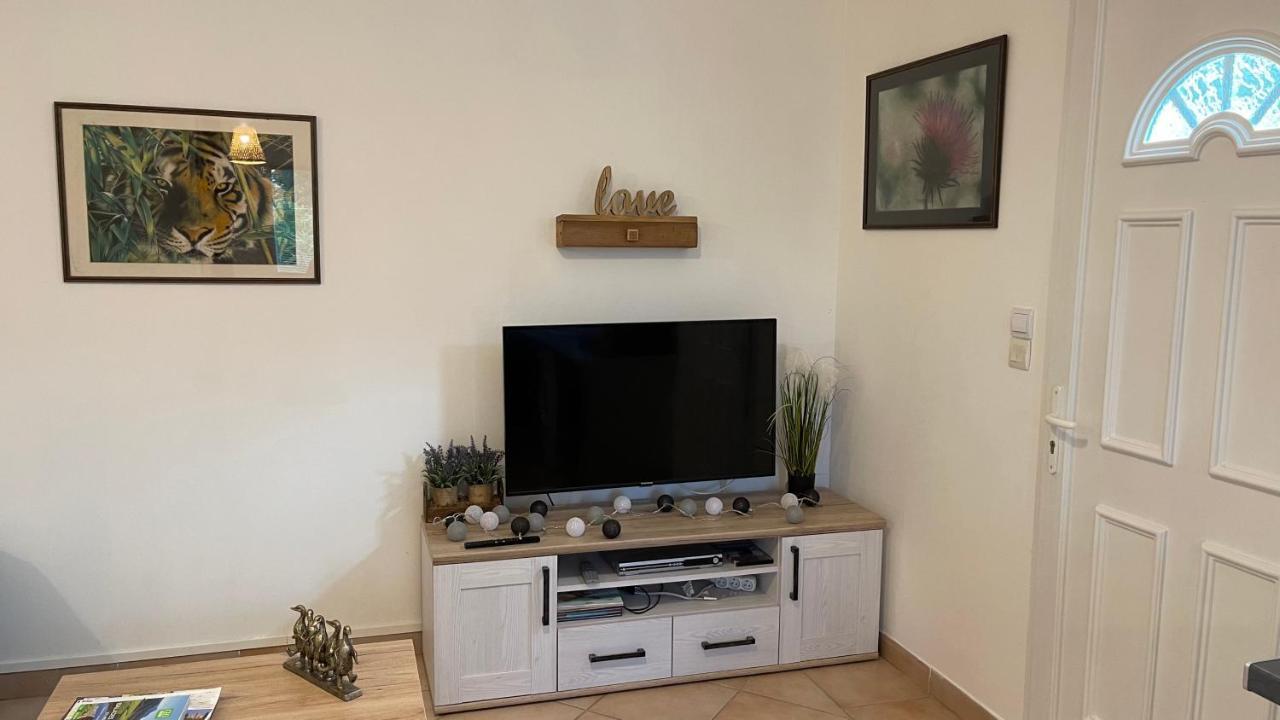 Studio Les Petits Lutins Entraigues-sur-la-Sorgue Exterior foto