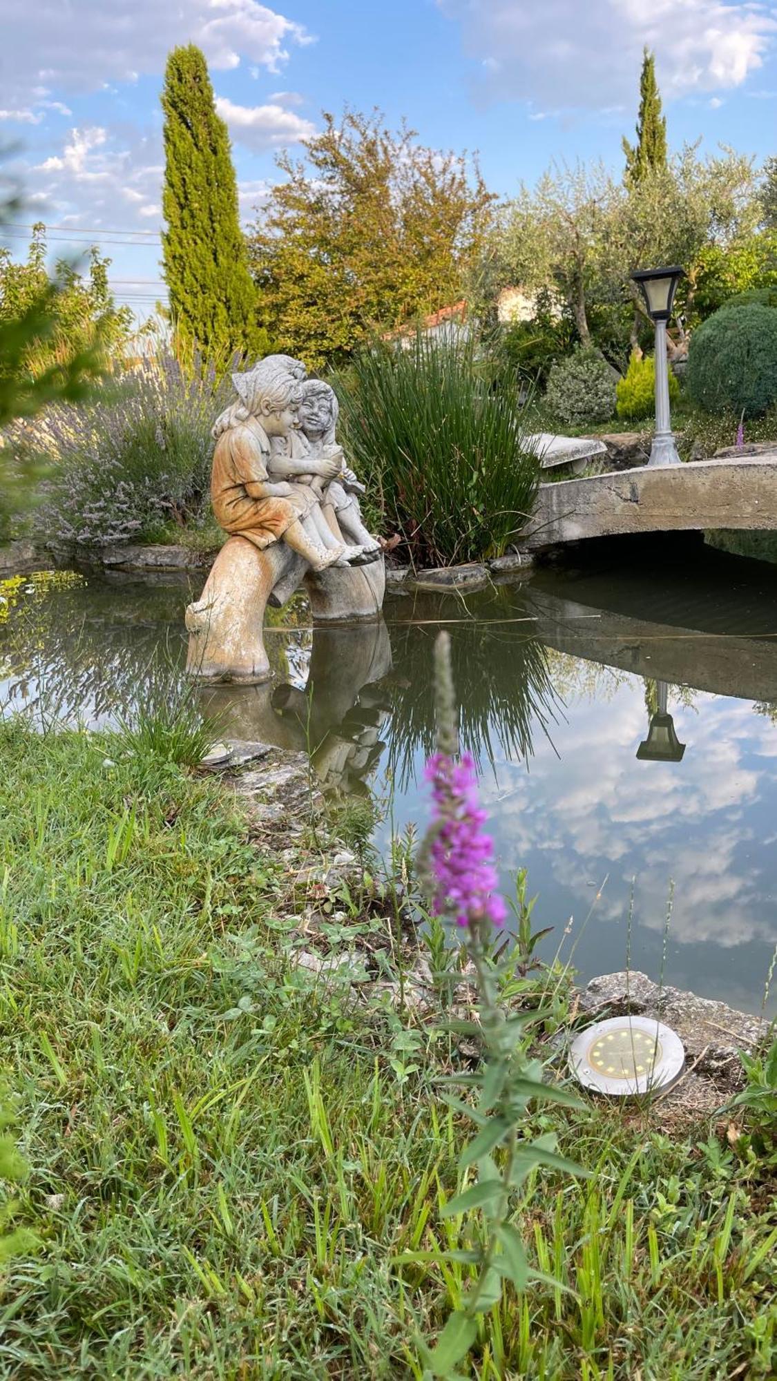 Studio Les Petits Lutins Entraigues-sur-la-Sorgue Exterior foto